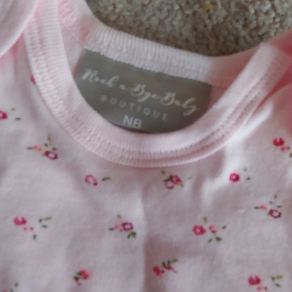 Baby bodysuit with mitts - Picture 3 of 3